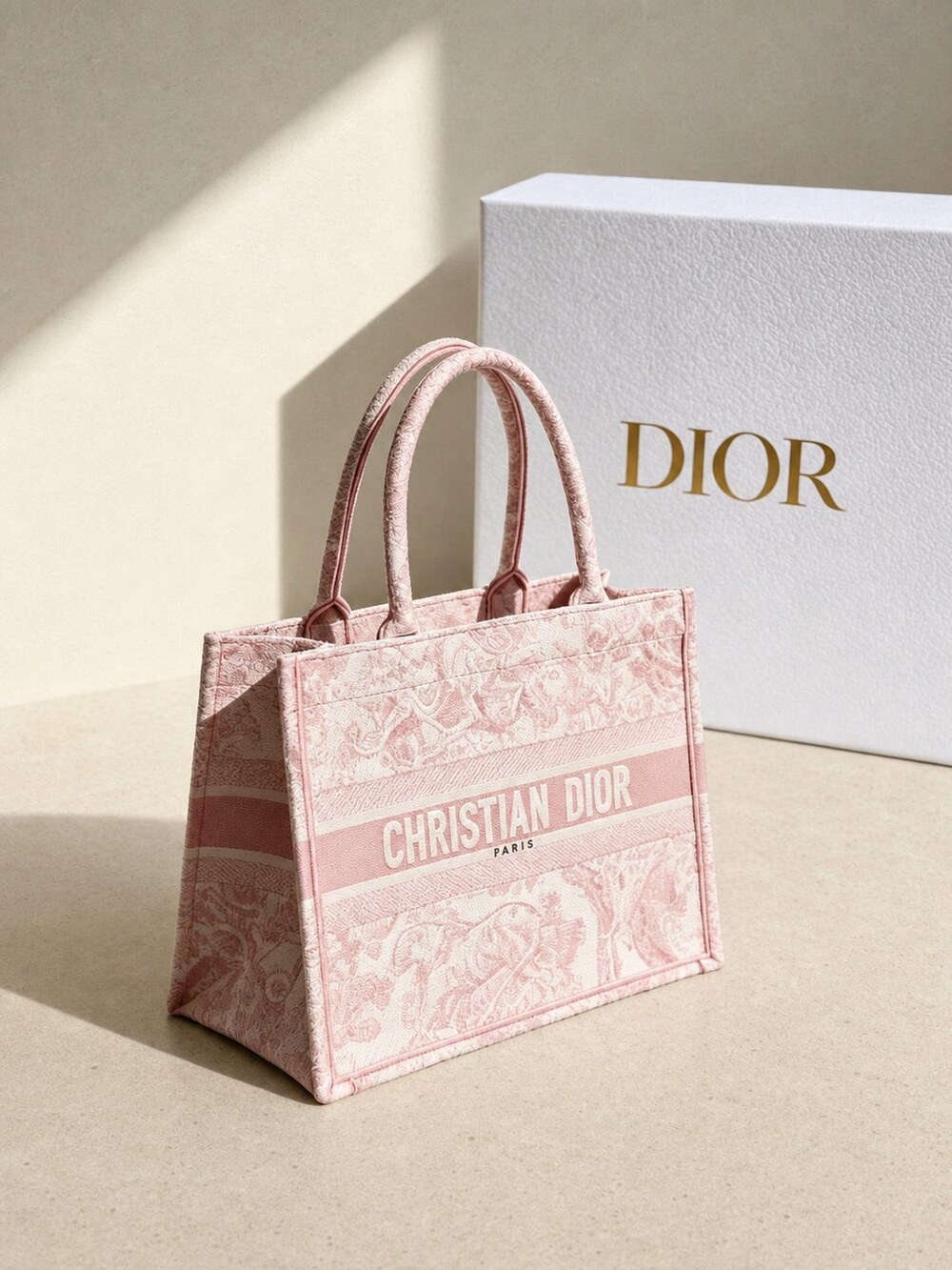 Dior Large Carryall in Pink Embroidered Canvas with Toile de Jouy Motif - Picture 3 of 5